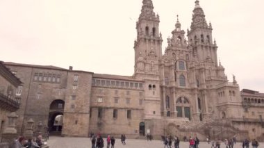 Santiago De Compostela, İspanya - Şubat 2019 yaklaşık: Santiago de Compostela Katedrali bozluk kare görünümden. Katedrali, Saint James, İspanya. Galiçya, hac.