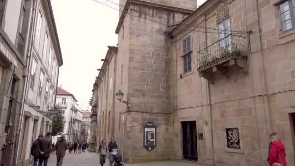 西班牙圣地亚哥 德孔波斯特拉 202月 奥布拉多罗广场附近的老建筑的建筑细节 — 图库视频影像