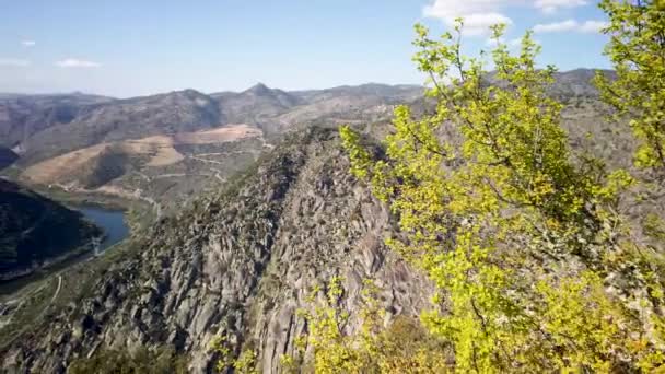 Barragem Valeira Paisagem Circundante Perto Aldeia São João Pesqueira Portugal — Vídeo de Stock