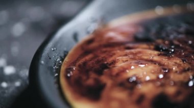 Leit kreması, Portekiz çölü creme brulee, creme brulee ve creme brulee 'ye benzer..