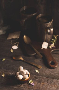 Paskalya yumurtası ve çay