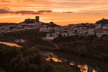 Mertola 'da gün batımı