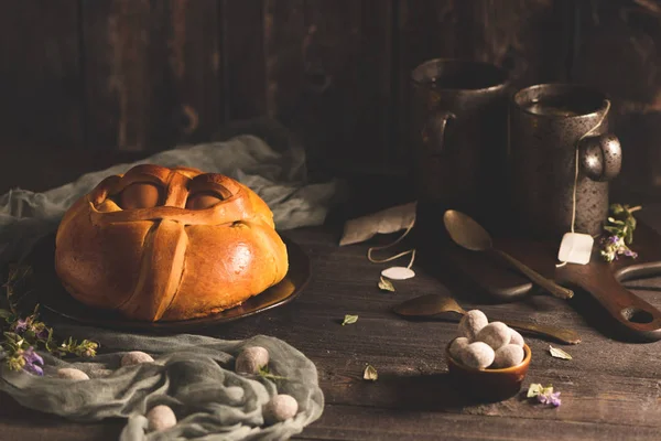 Folar de Pascua con huevo — Foto de Stock