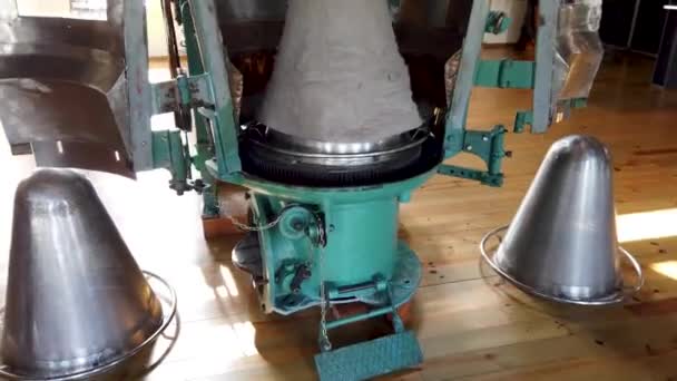 Sao Joao Madeira Portugal Mayo 2019 Fabricación Máquinas Procesos Desgaste — Vídeo de stock