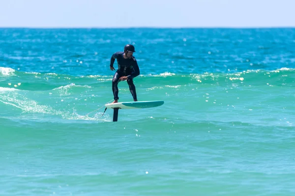 Hidrofoil surfer — Stockfoto