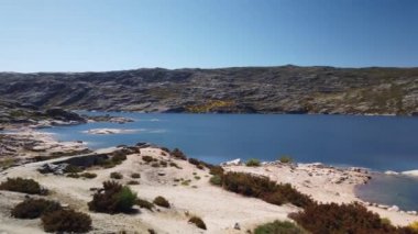 Lagoa Comprida Portekiz 'in Serra da Estrela doğal parkının en büyük gölüdür..