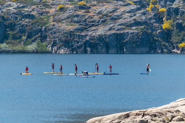 Levante-se remo em um lago — Fotografia de Stock