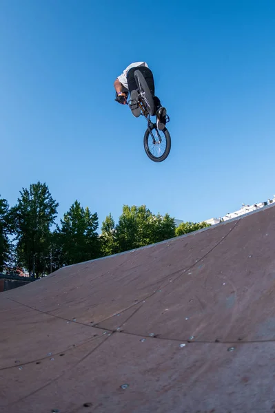 BMX fiets stunt — Stockfoto