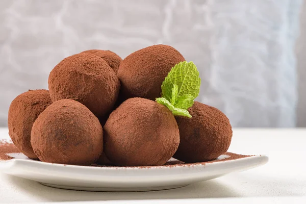 İnce çikolatalı yer mantarı