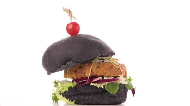 Gustoso Hamburger Vegetariano Alla Griglia Con Ceci Verdure Pane Nero — Video Stock