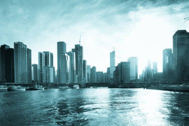  Modern kentsel şehir manzarası ile ofis binaları ve gökdelenler Michigan Gölü Harbor'da Marnixkade görünümünü Chicago