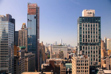 New York'un Manhattan midtown güneşli binalara cityscape
