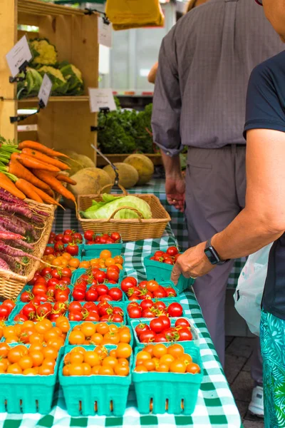 Různé Lokálně Pěstované Cherry Rajčata Mrkev Union Square Greenmarket Farmářský — Stock fotografie