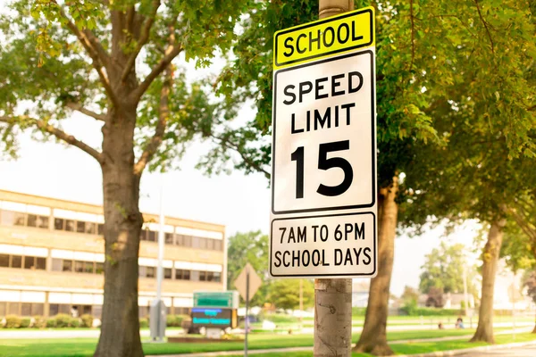 Sinal Indicando Limite Velocidade Zona Escolar Milhas Por Hora Com — Fotografia de Stock