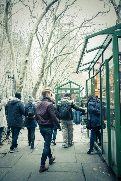 New York City Dezember 2017 Blick Auf Weihnachtseinkäufer Weihnachtsboutiquen Bryant — Stockfoto