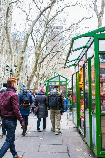 New York City December 2017 View Holiday Shoppers Outdoor Christmas — Stock Photo, Image