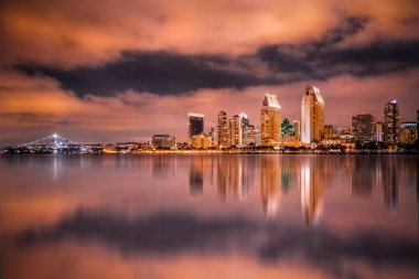 San Diego California manzarası ve geceleri gördün mü bay