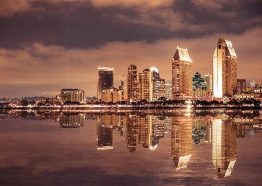 San Diego California manzarası ve geceleri gördün mü bay