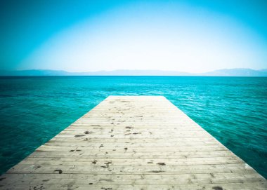 Ahşap dock ve Lake Tahoe ile pastoral su manzara