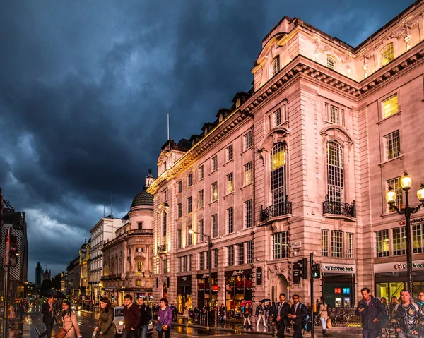 London England Oktober 2014 Nächtliche Straßenszene Aus Dem Piccadilly Circus — Stockfoto