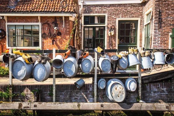 Dock에 냄비와 네덜란드 만드는 마을에 가정에 — 스톡 사진