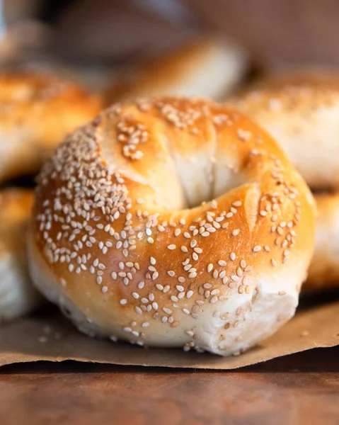 Assortment Fresh Baked Authentic New York Style Seeded Bagels — Stock Photo, Image