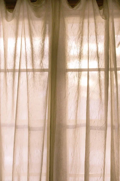Dik Kumaş Pencere Perde Süzülen Işık Ile — Stok fotoğraf