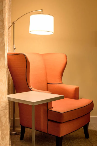 Fauteuil Rembourré Orange Lumière Dans Cadre Intérieur Confortable — Photo