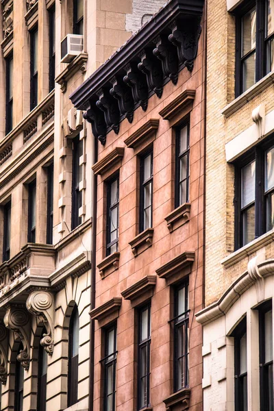 Architektonické Detaily Vinobraní Cihlový Bytový Dům New York City — Stock fotografie