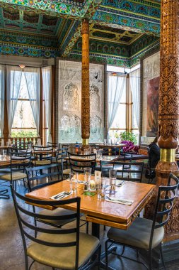 Boulder, Colorado - 30 Nisan 2018: Landmark Duşanbe çayevinde Boulder Colorado iç görünümü. 