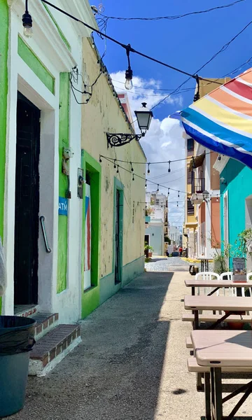 老圣胡安波多黎各街场景与五颜六色的建筑 — 图库照片