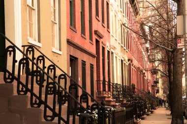 Güzel tuğla ve brownstone New York city daire Satır dışarıdan görülen.