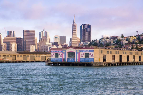 San Francisco California Şehri Bay Bridge Rıhtım Görünümünde Siluet Binaları — Stok fotoğraf