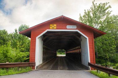 Tarihi Henry Köprüsü Bennington Vermont görülen köprü kapalı