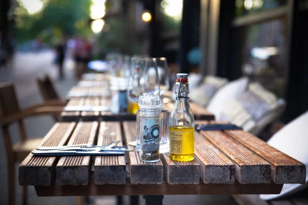 Cafe Outdoor Table Setting Glasses Condiments — Stock Photo, Image