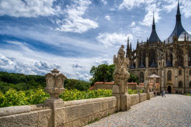 Kutna Hora, Bohemya 'da mimarlık. Dramatik gökyüzü.