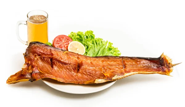 烟熏鲑鱼尸体，啤酒小吃 — 图库照片