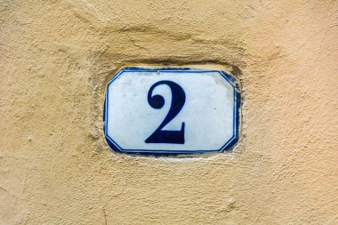 ev sayısı iki ( 2 ) 