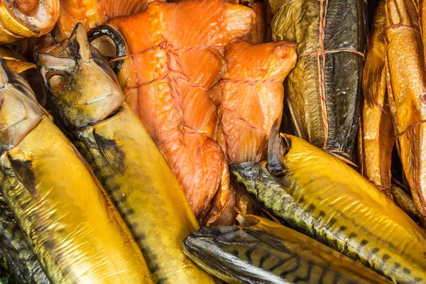 Peixe fumado no mercado — Fotografia de Stock