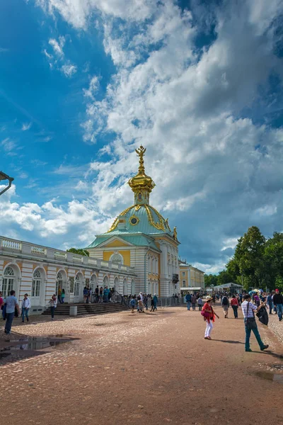Peters Palace at Peterhof, São Petersburgo, Rússia. — Fotografia de Stock