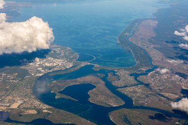 Dinyeper Nehri ve Kiev rezervuarının havadan görünümü, Ukrayna
