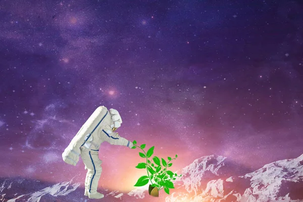 Uppdrag Kosmonaut Med Grön Ren Energi Element Denna Bild Från — Stockfoto