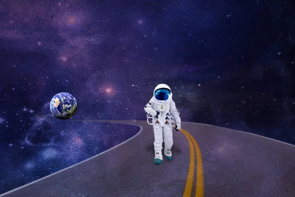 Yol Spaceman Nasa Tarafından Döşenmiş Görüntünün Cosmos Elements Için — Stok fotoğraf