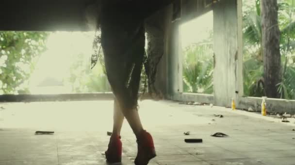 레이스 패브릭 레이스 직물으로 관능적인 춤에서 버려진 슬로우 비디오 — 비디오