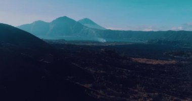 Endonezya Bali 'deki volkanik kayalık arazinin, Bali / Havacılık insansız hava aracı görüntüsü