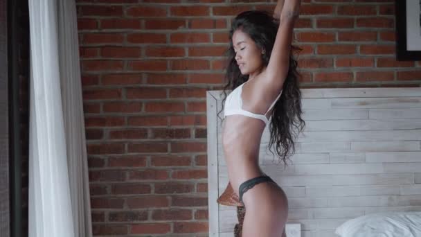 Linda Senhora Sexy Calcinha Sutiã Posando Retrato Menina Modelo Moda — Vídeo de Stock