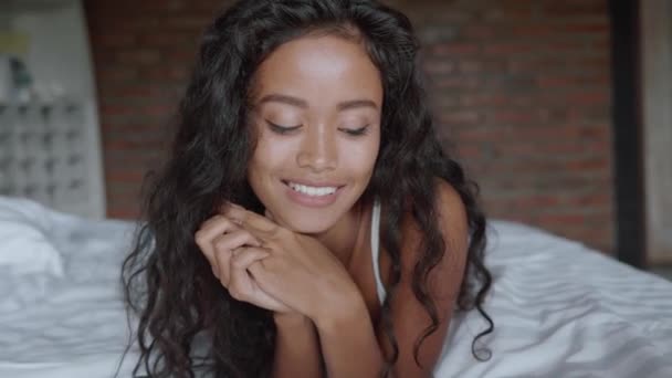 Hermosa Dama Sexy Bragas Sujetador Posando Retrato Chica Modelo Moda — Vídeos de Stock