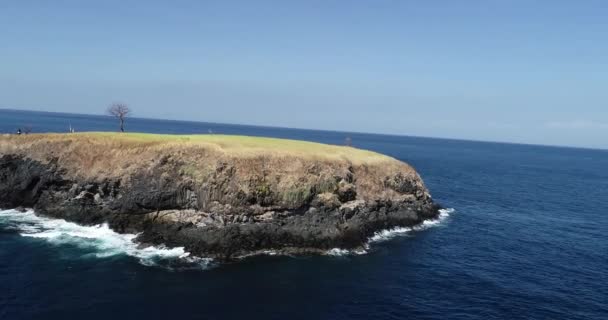 Letecký Pohled Malý Ostrov Bukit Dvojka Nová Turistická Atrakce Tropický — Stock video