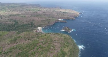 Güzel kristal Bay Nusa Penida ada, Bali, Endonezya Hava dron görünümü