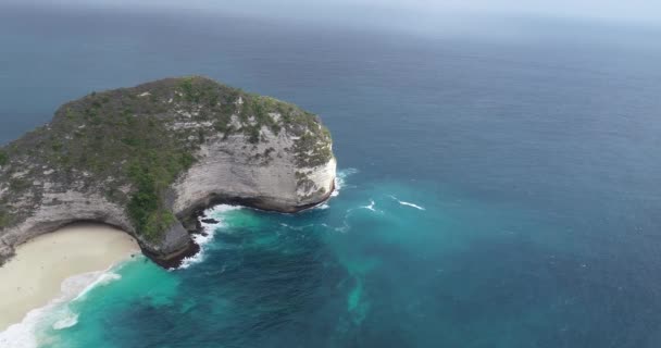 Aerial Drönarvy Vackra Kelingking Stranden Nusa Penida Bali Indonesien — Stockvideo